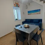 度假居 Marina House