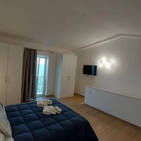 Marina House 펜션 체팔루