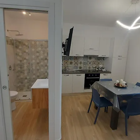 Marina House 펜션 *
